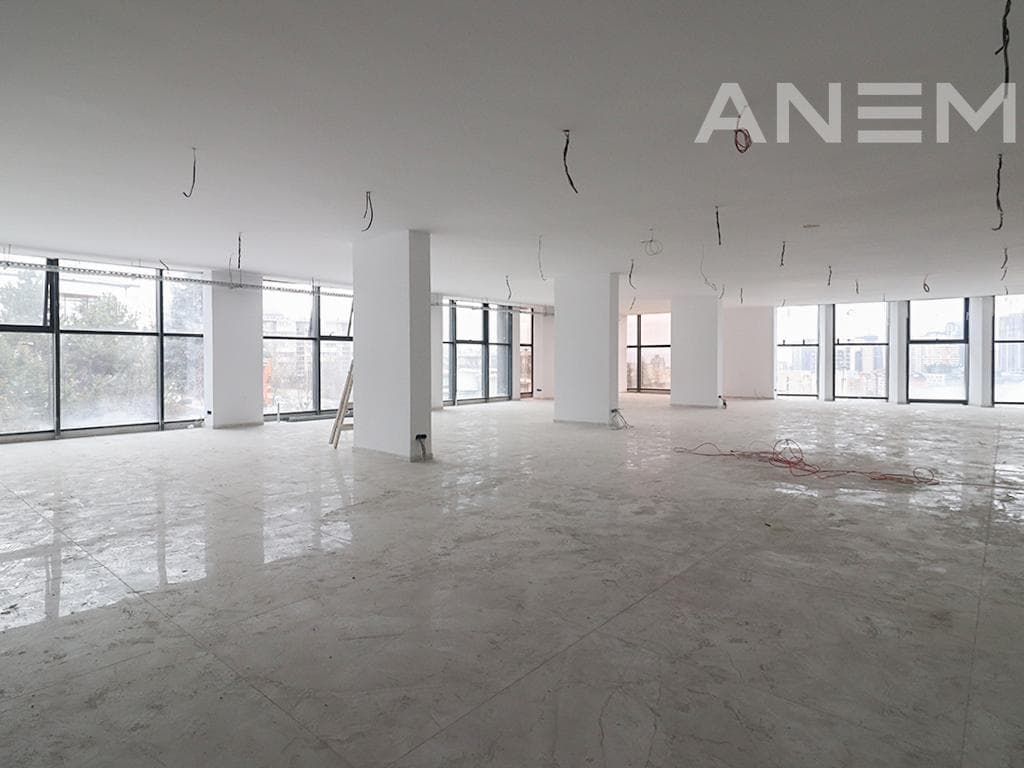 Objekt me qira 3345.46m² në Aktash 2