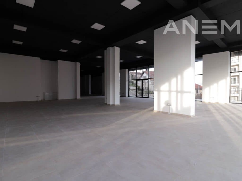 Lokal me qira 525.29m² në lagjen Arbëria 2