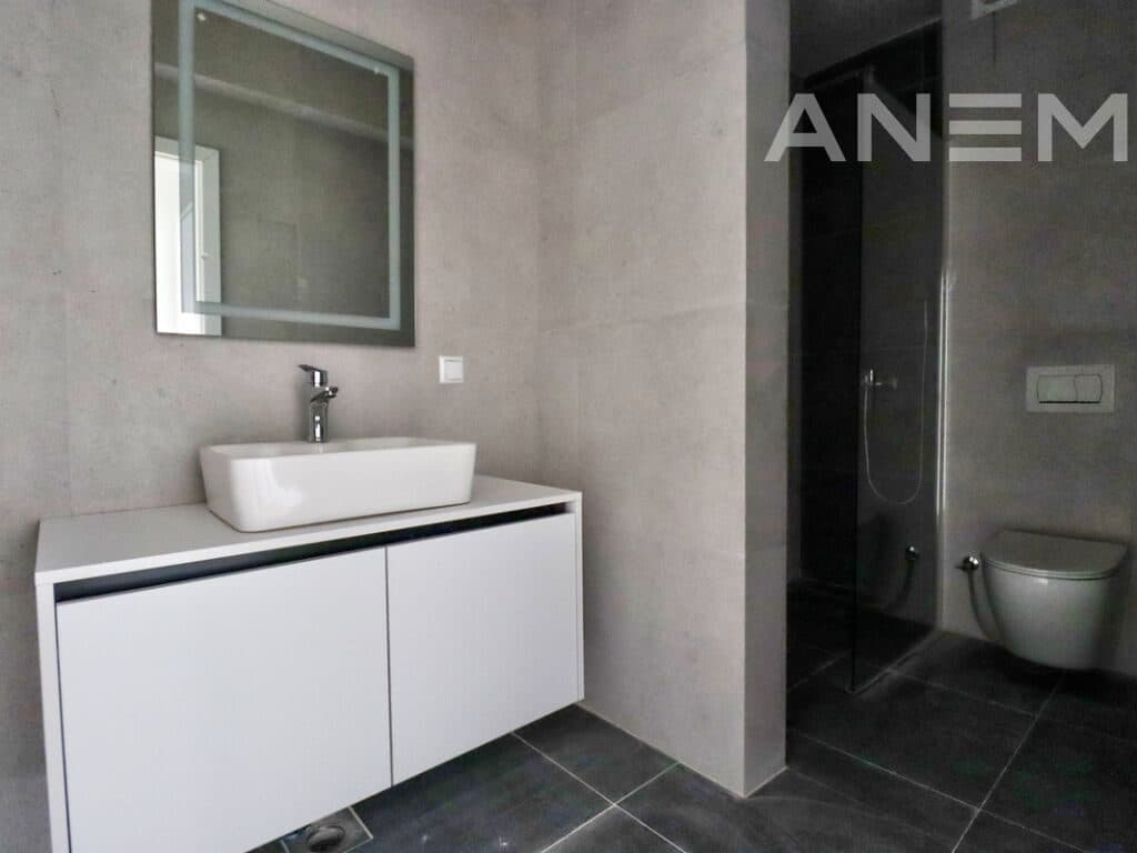 Banesë në shitje 88m² në Veternik 4