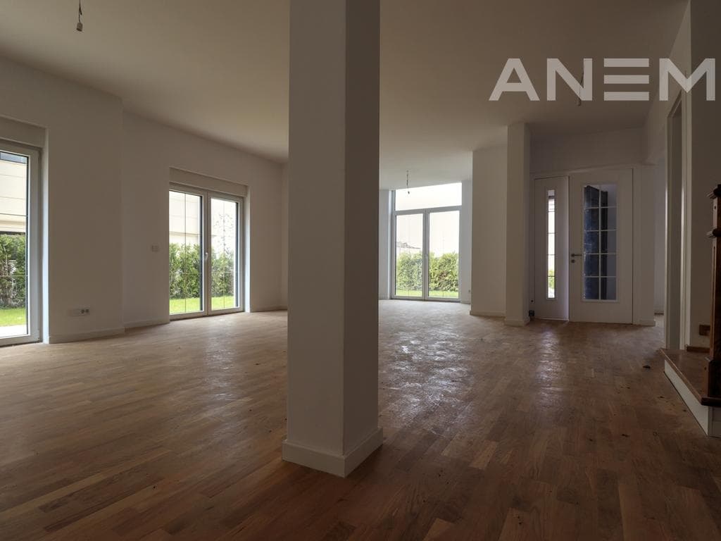 Shtëpi në shitje me 300m² në Royal Green Residence 3