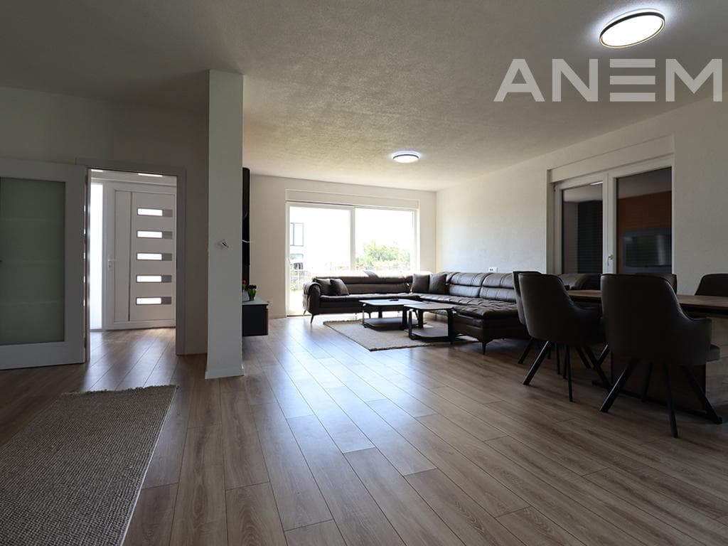 Shtëpi në shitje 390m² në fshatin Lepi