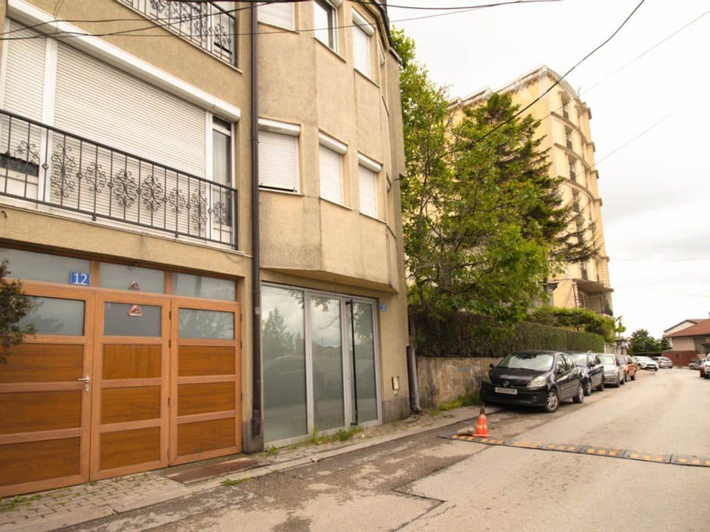 Shtëpi në shitje 400m² në lagjen Aktash 2