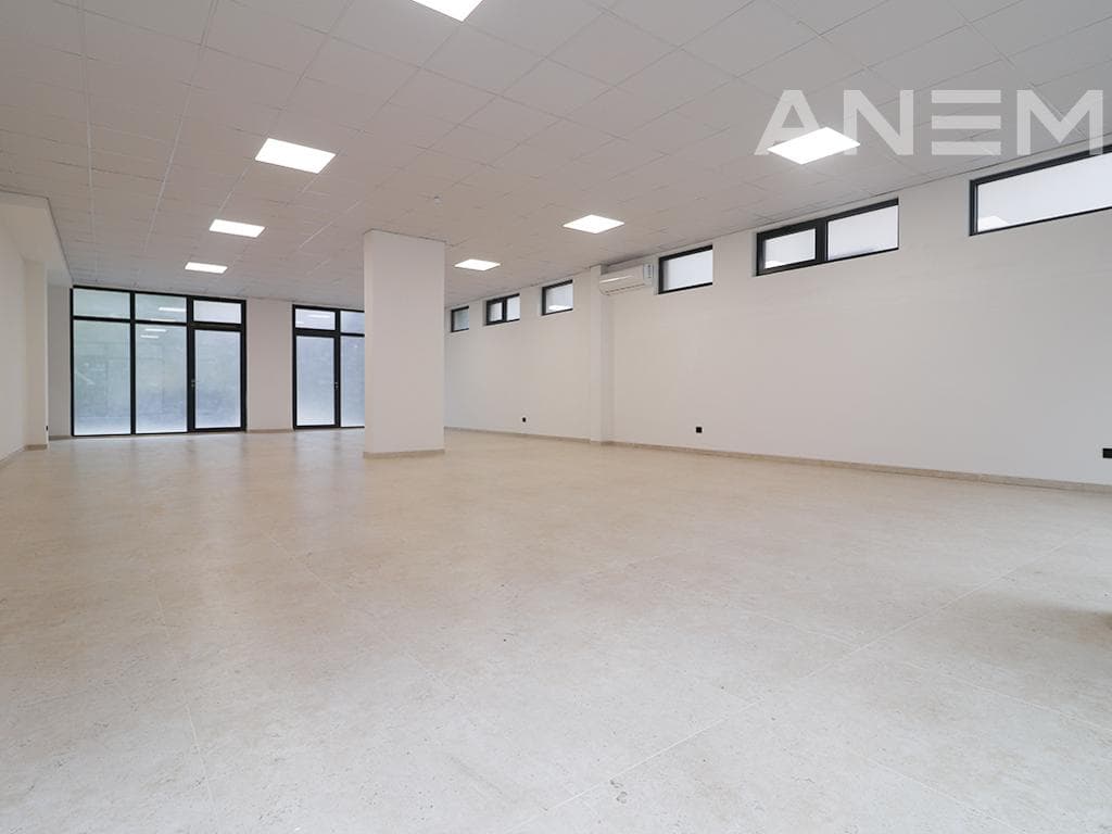 Lokal në shitje 133m² në Mati 1 4