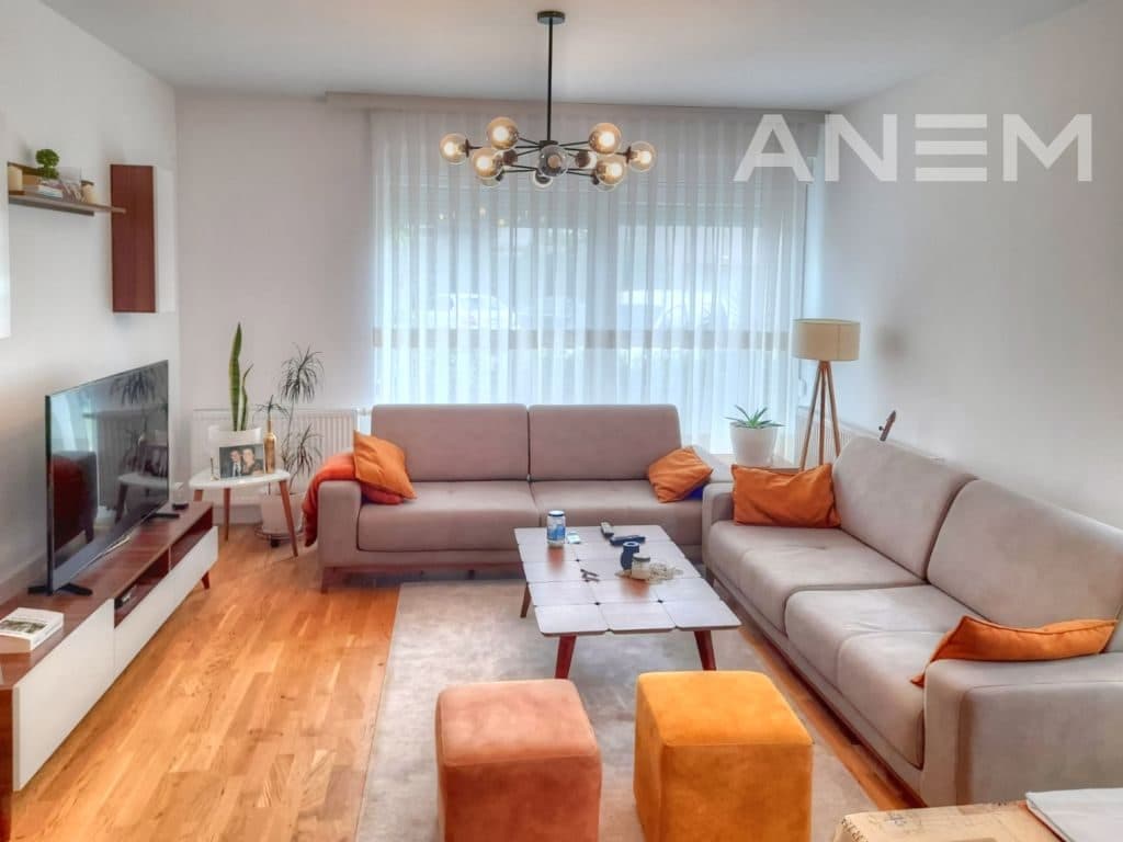 Shtëpi me qira 202m² në Lagjen Qershia