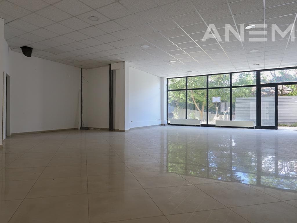 Lokal me qira 144m² në Qendër 2
