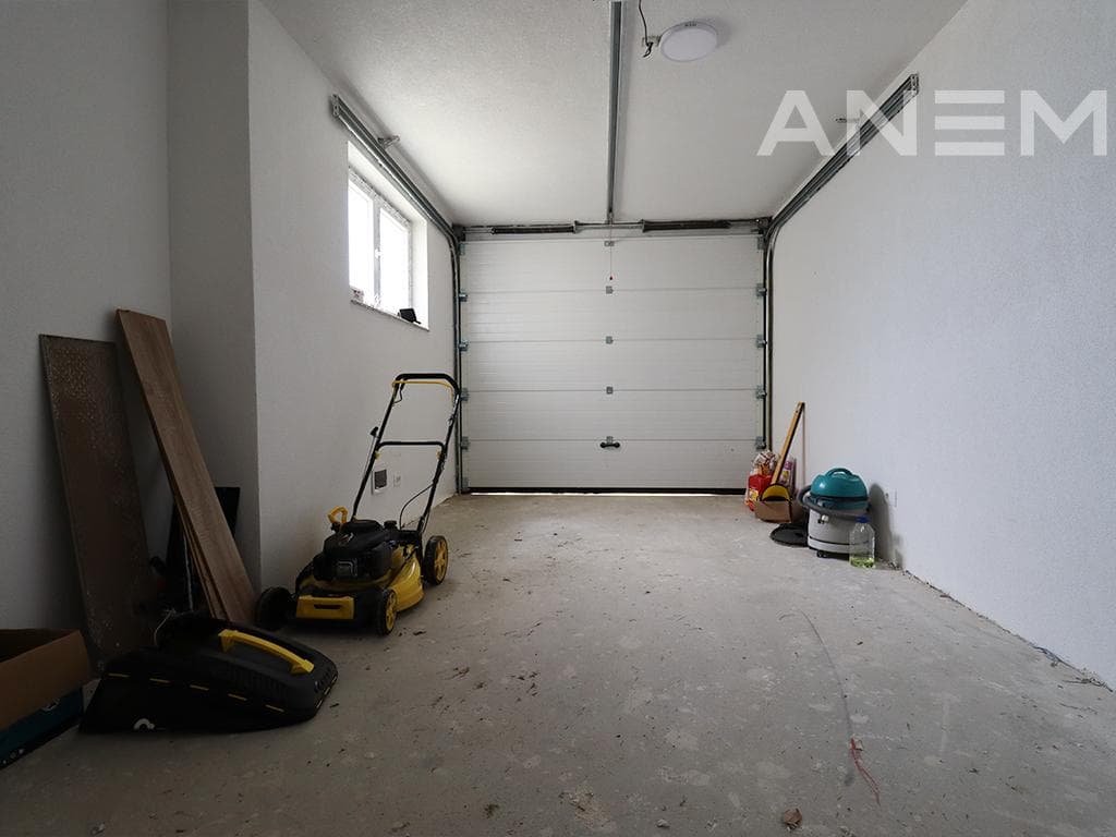 Shtëpi në shitje 390m² në fshatin Lepi