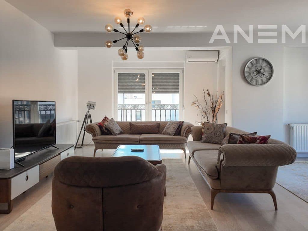 Penthouse me qira me 3 dhoma gjumi në Mati 1