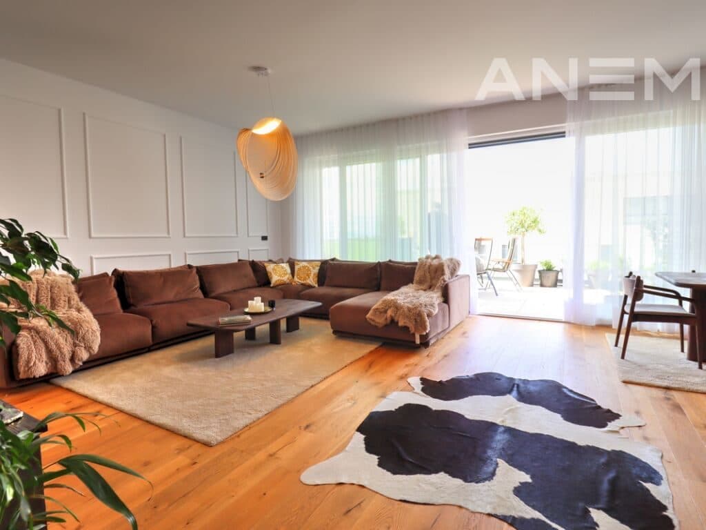 Terracier në shitje 162m2 + 51m2 në Marigona Hill