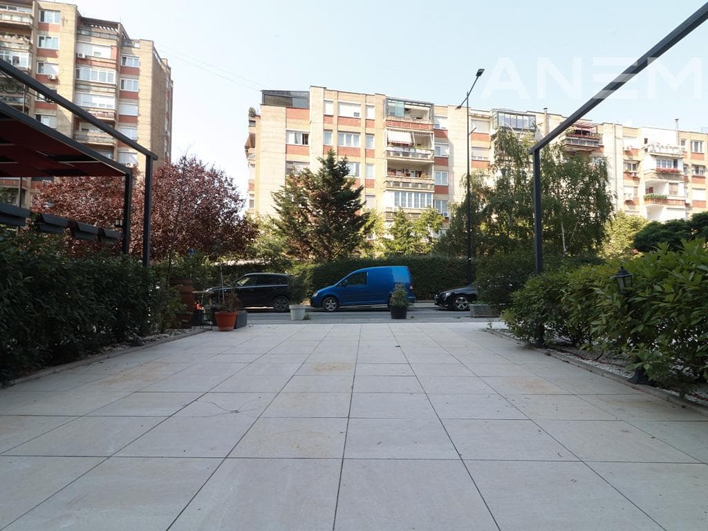 Lokal me qira me 1 hapësirë pune në Aktash 3