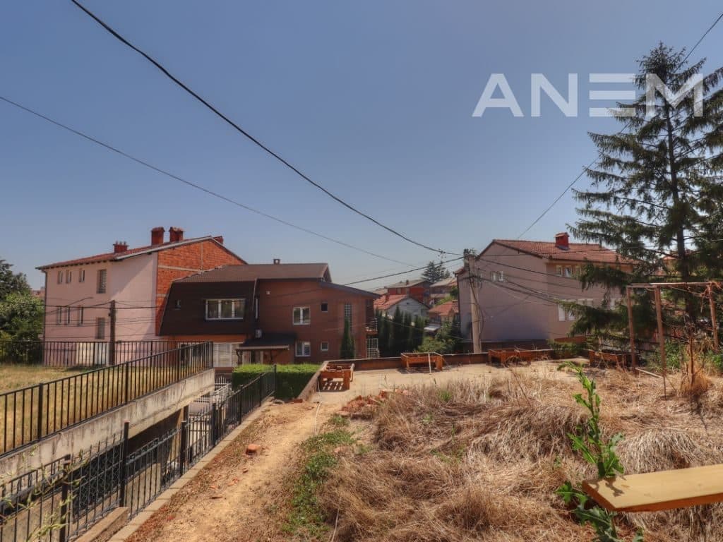 Shtëpi në shitje 300m2 në Taslixhe 2