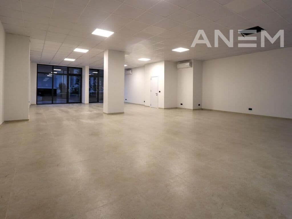 Lokal me qira 136m² në Mati 1 3
