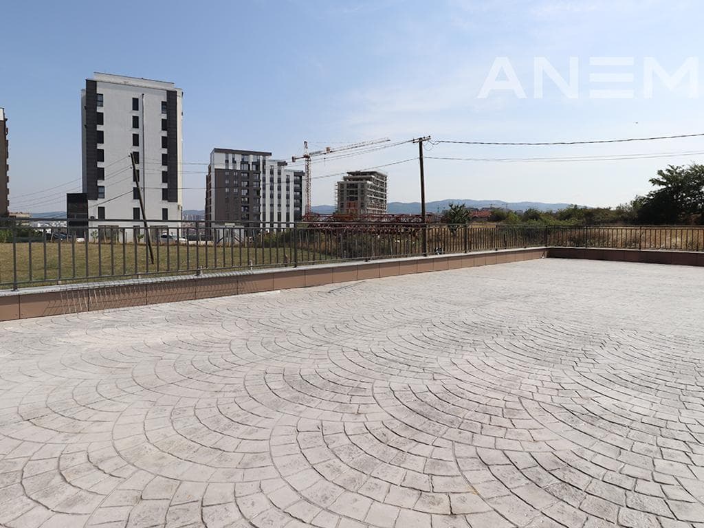 Lokal me qira me 1 hapësirë pune në Veternik 4