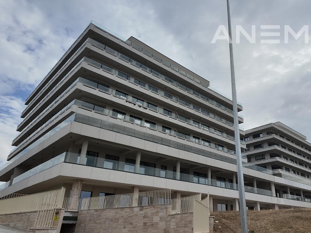 Terracier në shitje 154.92m2 + 40.94m2 tarracë në Marigona Hill 3