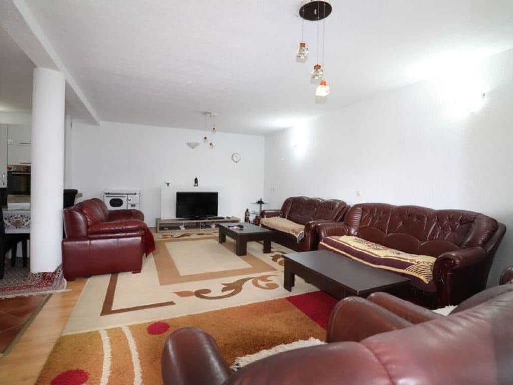 Shtëpi në shitje 410m² në Veternik 2