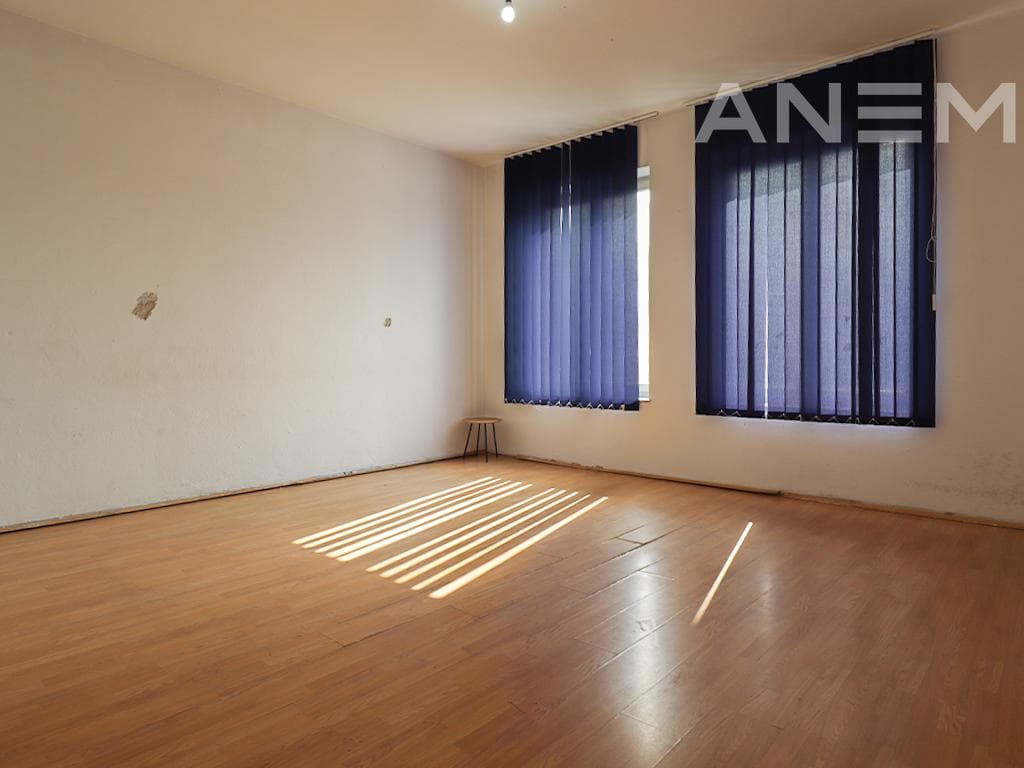 Zyre me qira me 3 hapësira pune në Qendër