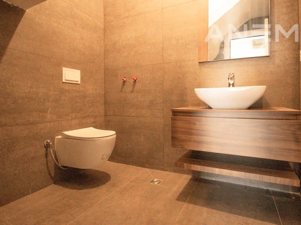 Shtëpi me qira me 3 dhoma gjumi në lagjen Royal Green Residence