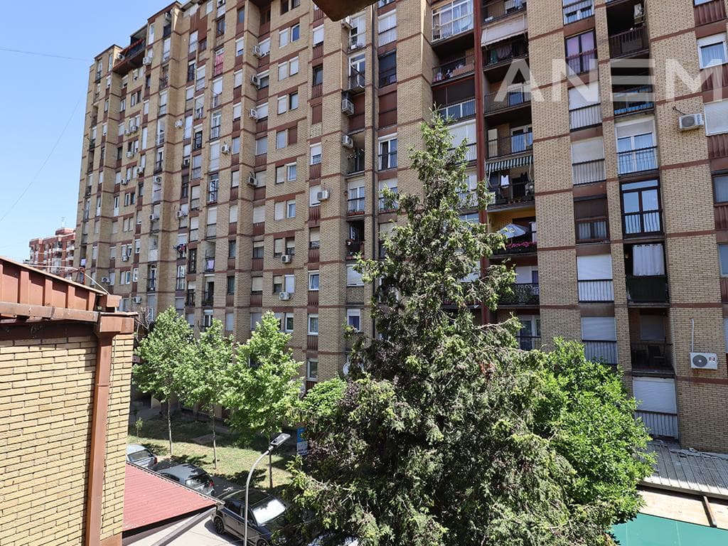 Banesë në shitje 96m² në Dardani / Sante