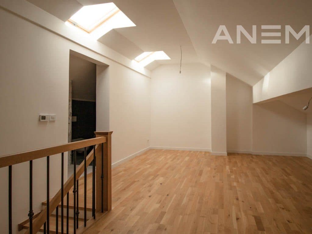 Shtëpi me qira me 3 dhoma gjumi në lagjen Royal Green Residence