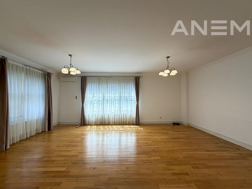 Shtëpi me qira 423m² në Fshatin Amerikan 2