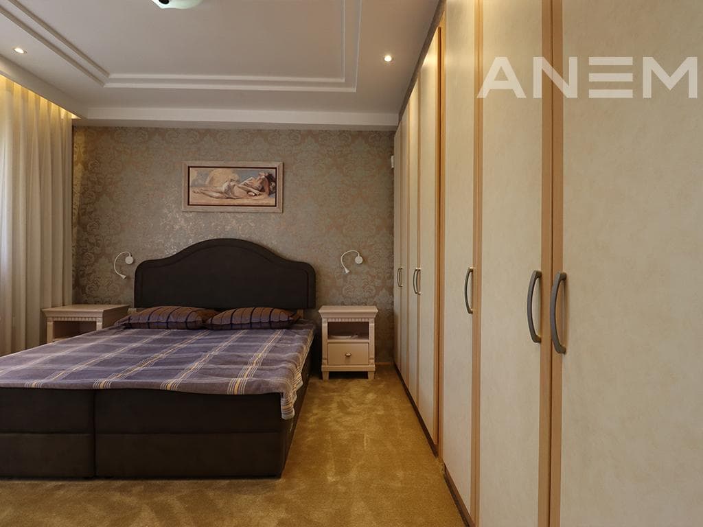 Shtëpi me qira 440m² në Qendër 4