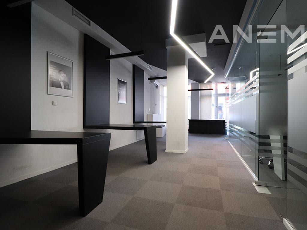 Objekt me qira 2900m² në Aktash 2