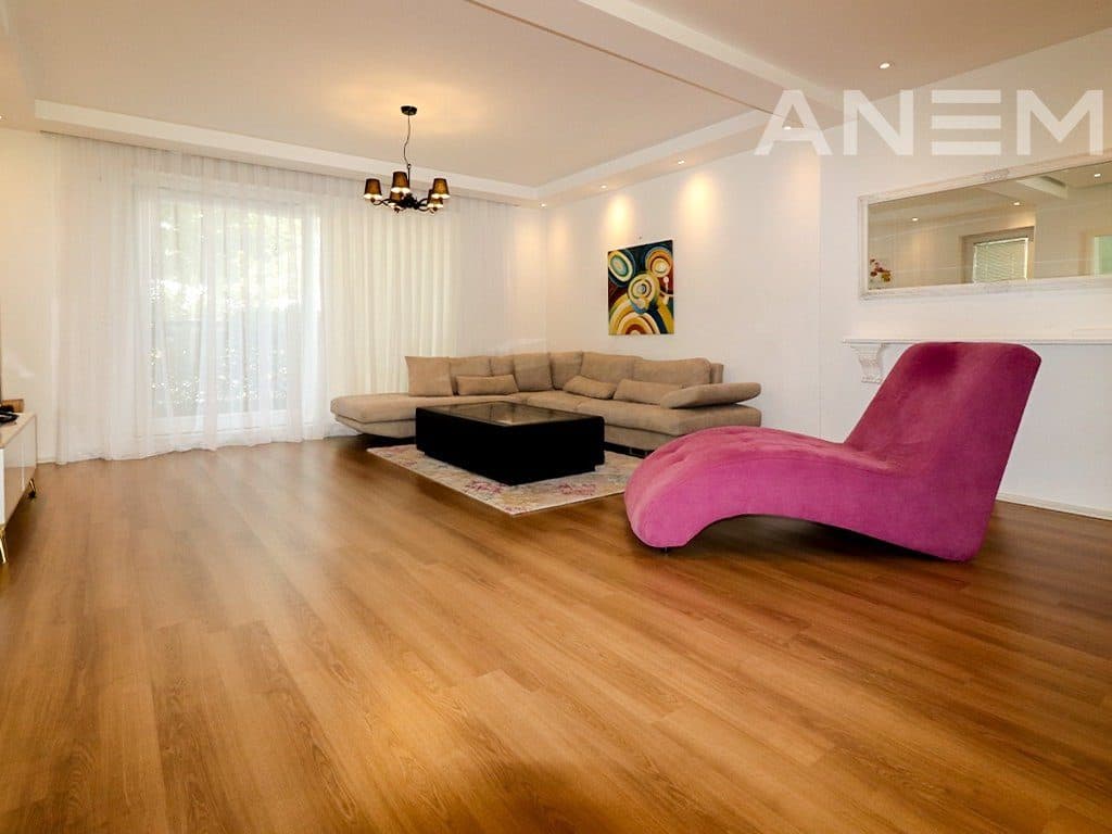 Shtëpi në shitje 174m² + 40m² bodrum në lagjen Marigona Residence 4