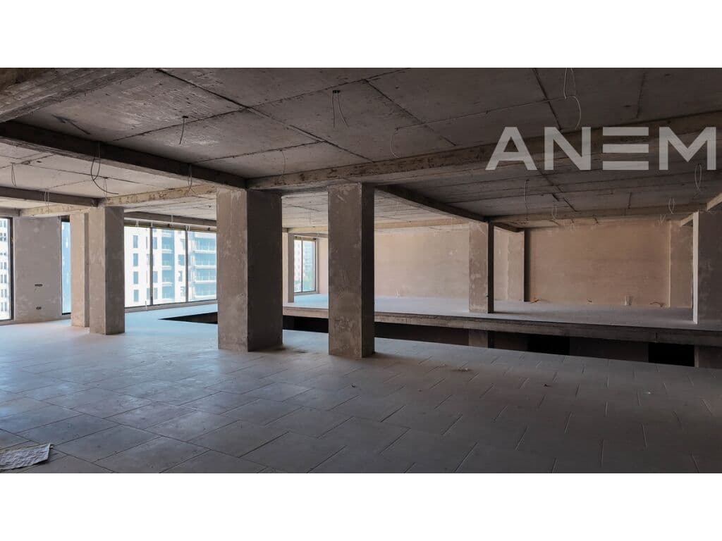 Lokal me qira 1087m² në lagjen Veternik