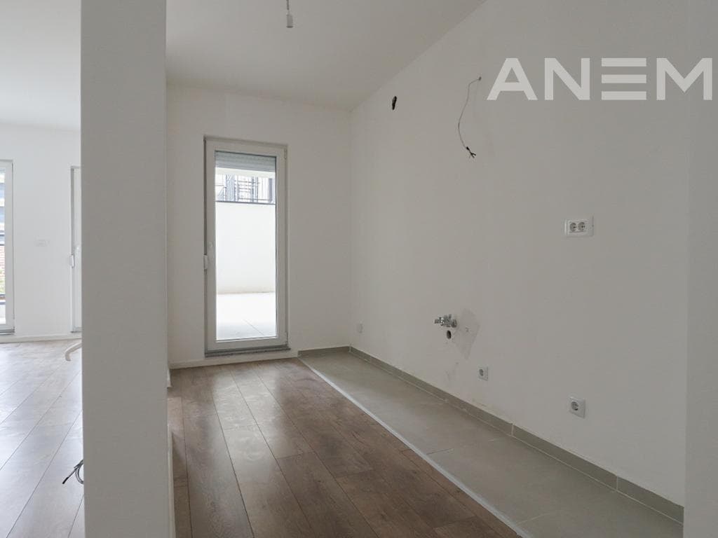 Banesë në shitje 144.995m² në Fushë Kosovë 3