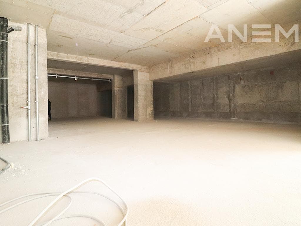 Lokal me qira 457m² në Lagjen e Muhaxherëve 4
