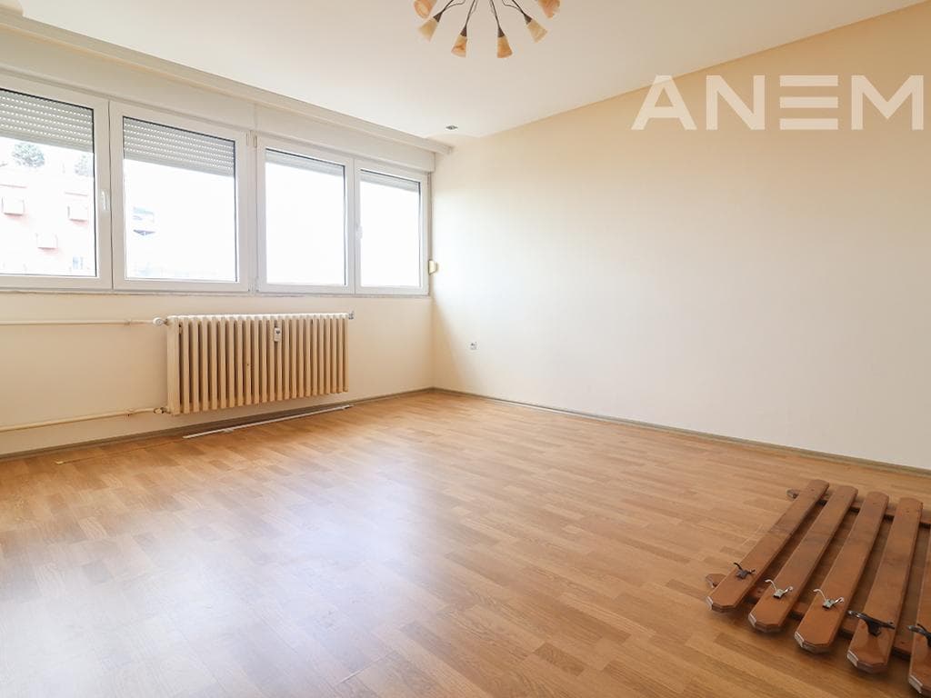 Banesë në shitje 63.8m² në Ulpianë
