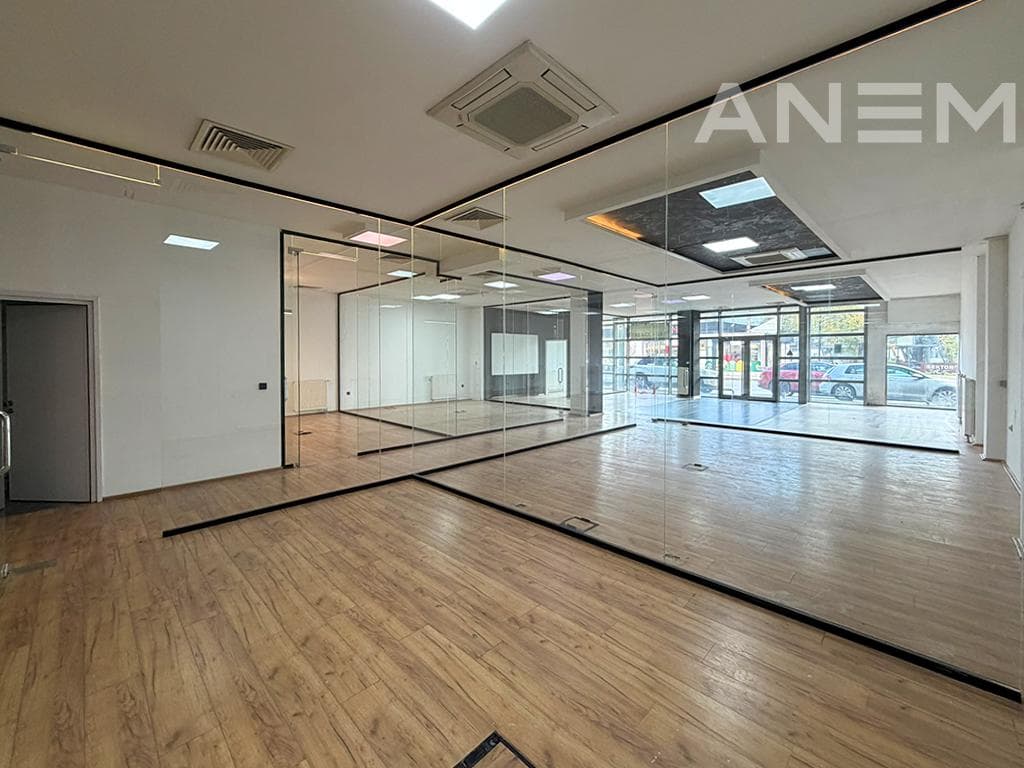 Lokal me qira 410m2 +200m2 bodrum në Qendër 3
