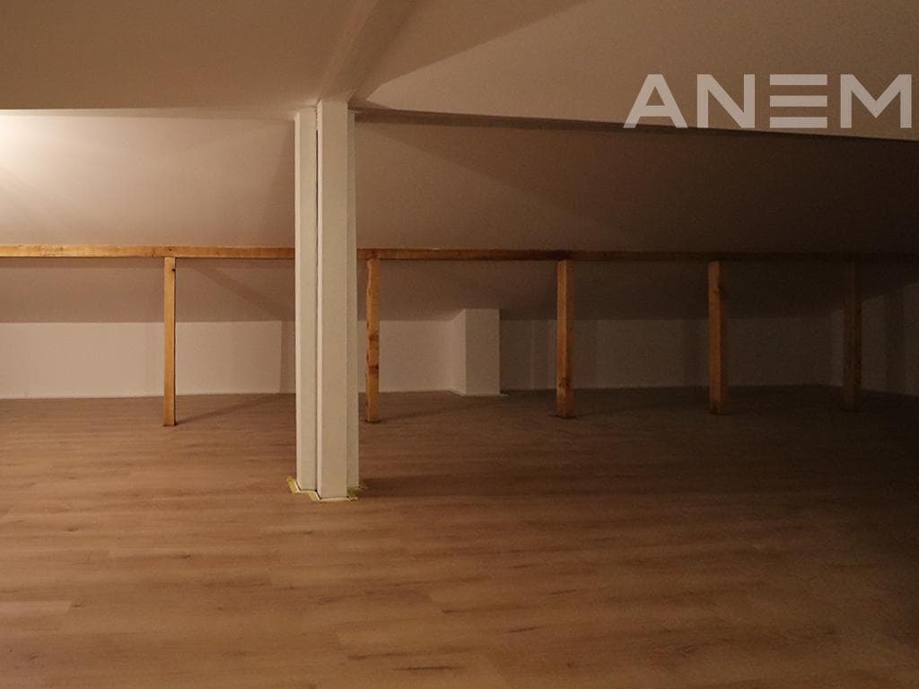 Shtëpi me qira 200m² + 100m² nënkulm në lagjen Qershia