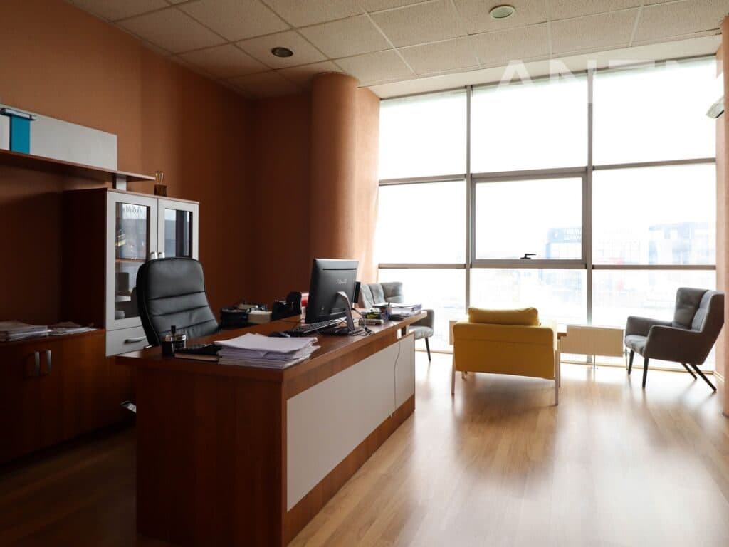Objekt me qira 1500m² në magjistralen Prishtinë - Çagllavicë 4