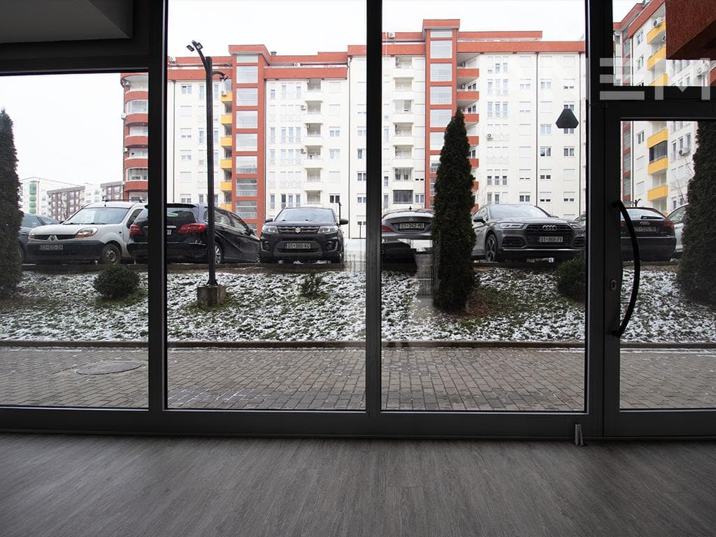 Lokal në shitje 87m² në Rrugën C 3