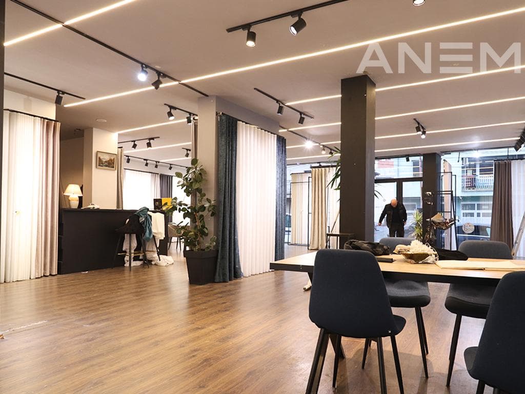 Objekt me qira 850m² në Qendër 2