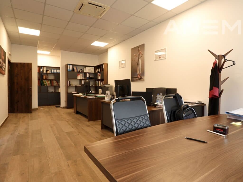 Zyre me qira 80m² në lagjen Prishtina e Re 3
