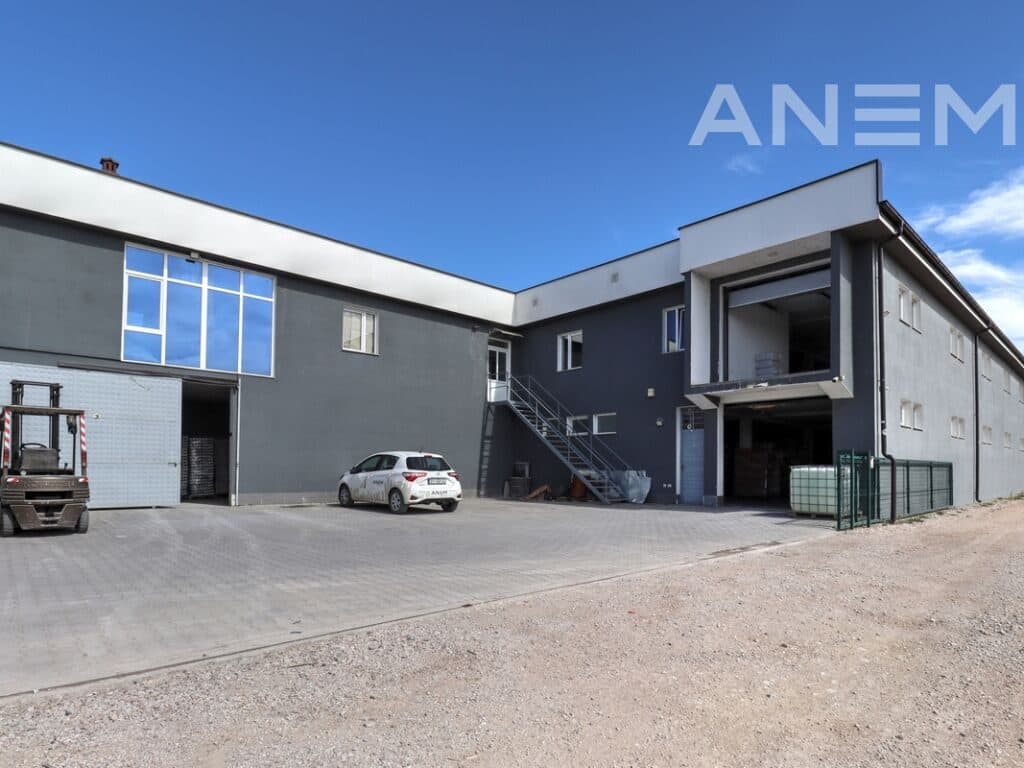 Depo me qira 2400m² në Llapllasellë 3