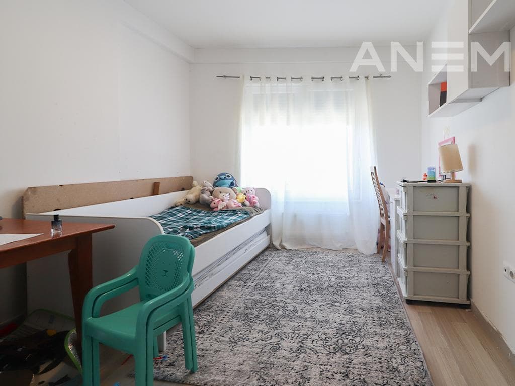 Banesë në shitje 79m² në Mahallën e Muhaxherëve 4