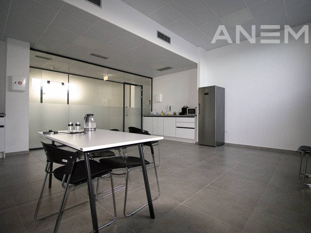 Objekt me qira 835m² në magjistralen Prishinë-Gjilan 4