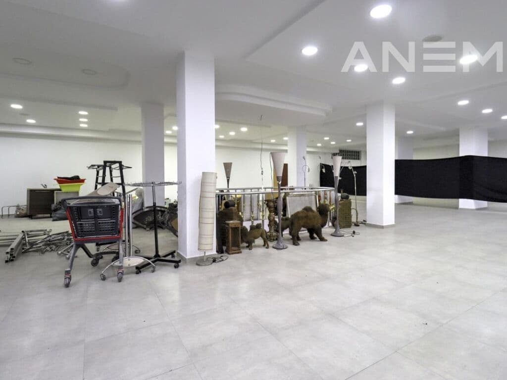 Objekt me qira 600m² në Breg të Diellit