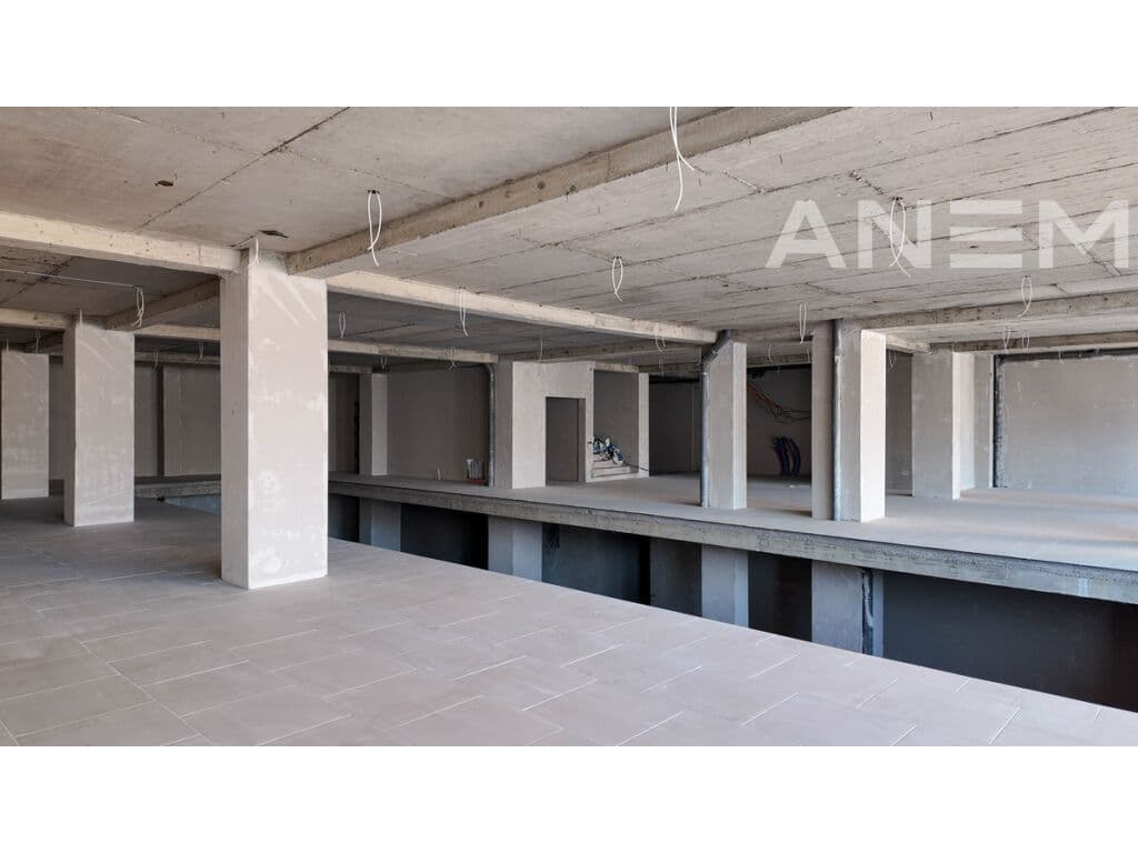 Lokal me qira 1087m² në lagjen Veternik 3