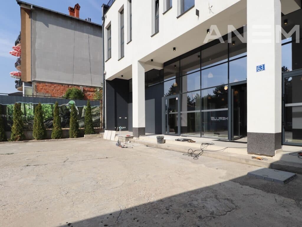 Lokal me qira 230m² në lagjen Taslixhe 2