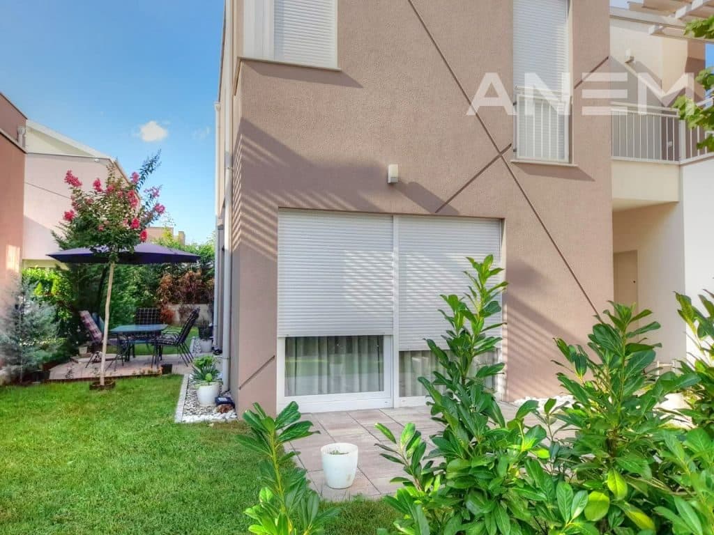 Shtëpi me qira 202m² në Lagjen Qershia