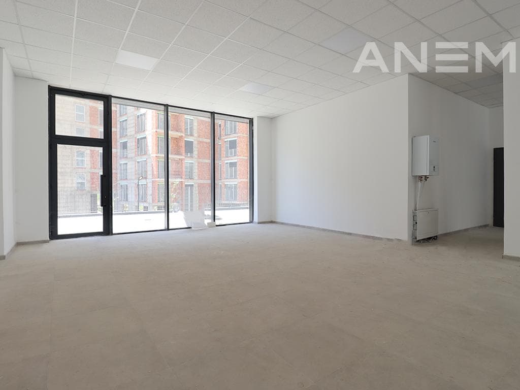 Lokal me qira 290m² në Veternik 3