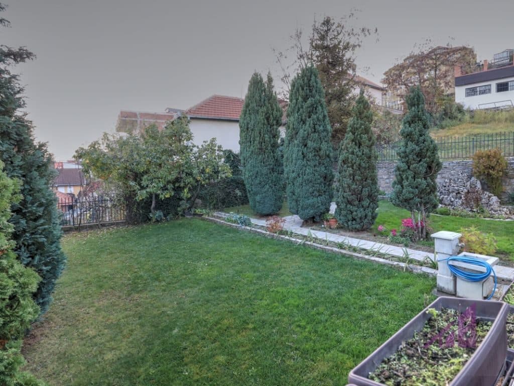 Shtëpia në shitje 185m2 në lagjën Sofalia 4