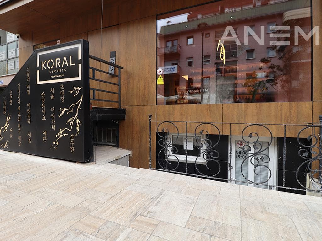 Lokal me qira 30m² në Qendër