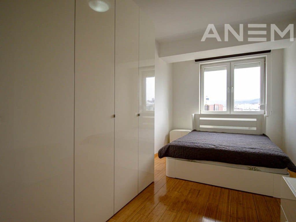 Banesë në shitje 100m² në lagjen Pejton 3
