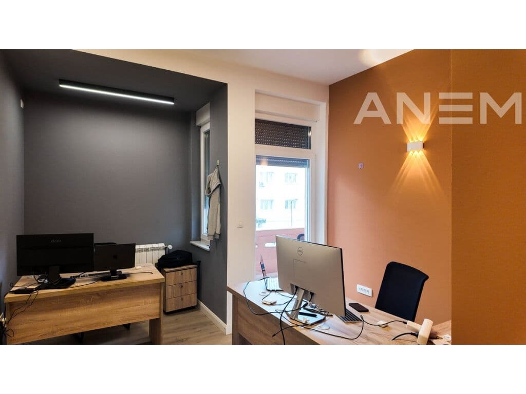 Zyre me qira me 3 hapësira pune në Qendër 3