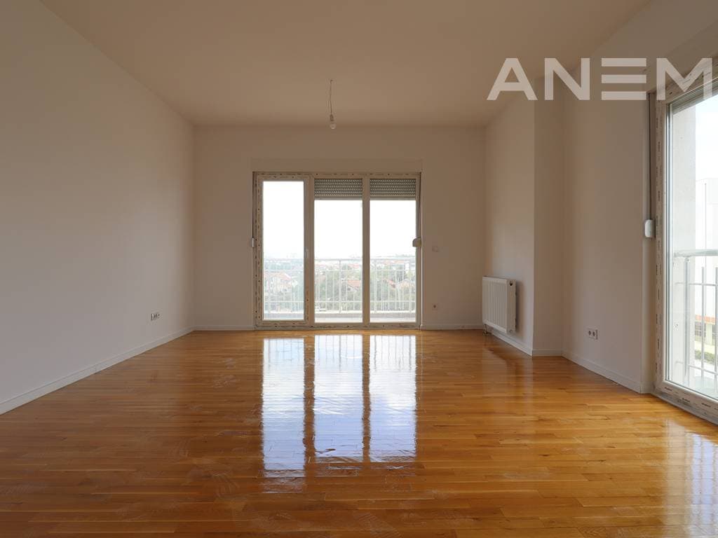 Zyre me qira me 3 hapësira pune 2