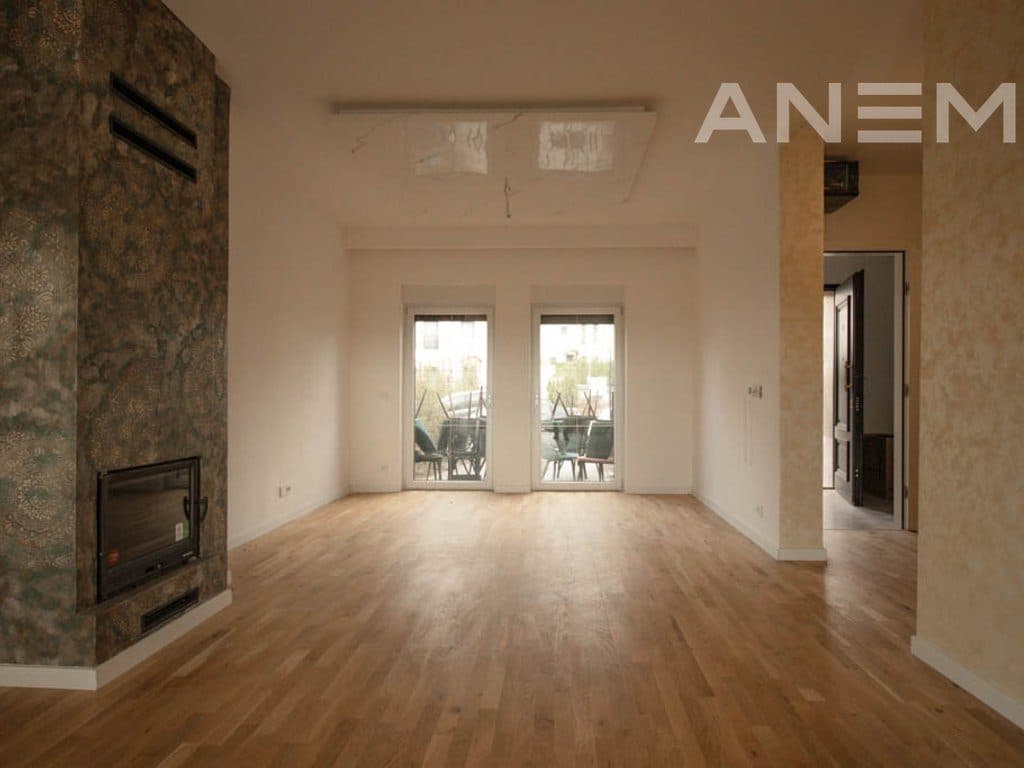 Shtëpi me qira me 3 dhoma gjumi në lagjen Royal Green Residence